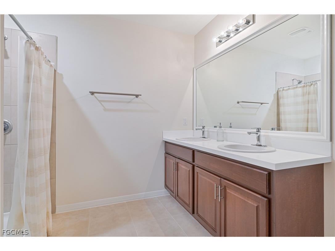 1009 Jacaranda Parkway E Cape Coral FL 33909 2026012013 image15