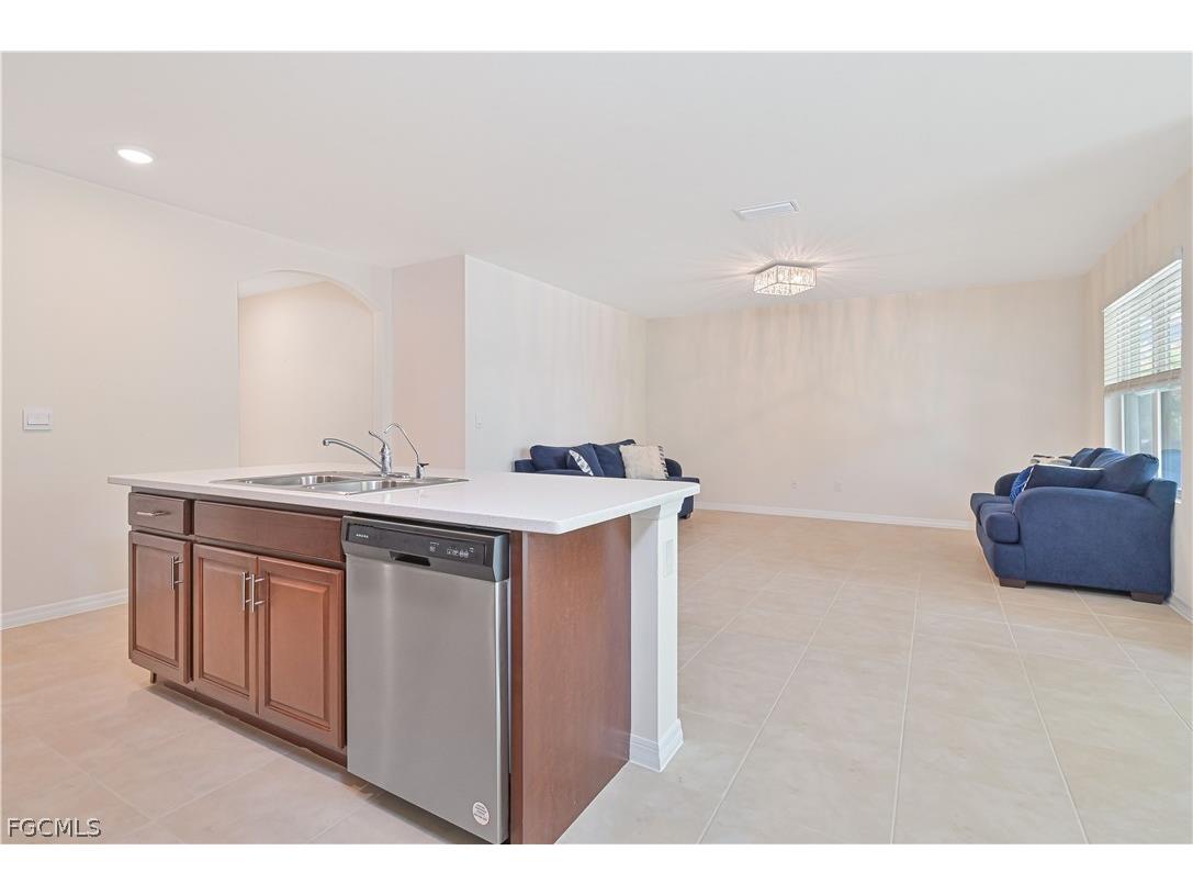 1009 Jacaranda Parkway E Cape Coral FL 33909 2026012013 image16