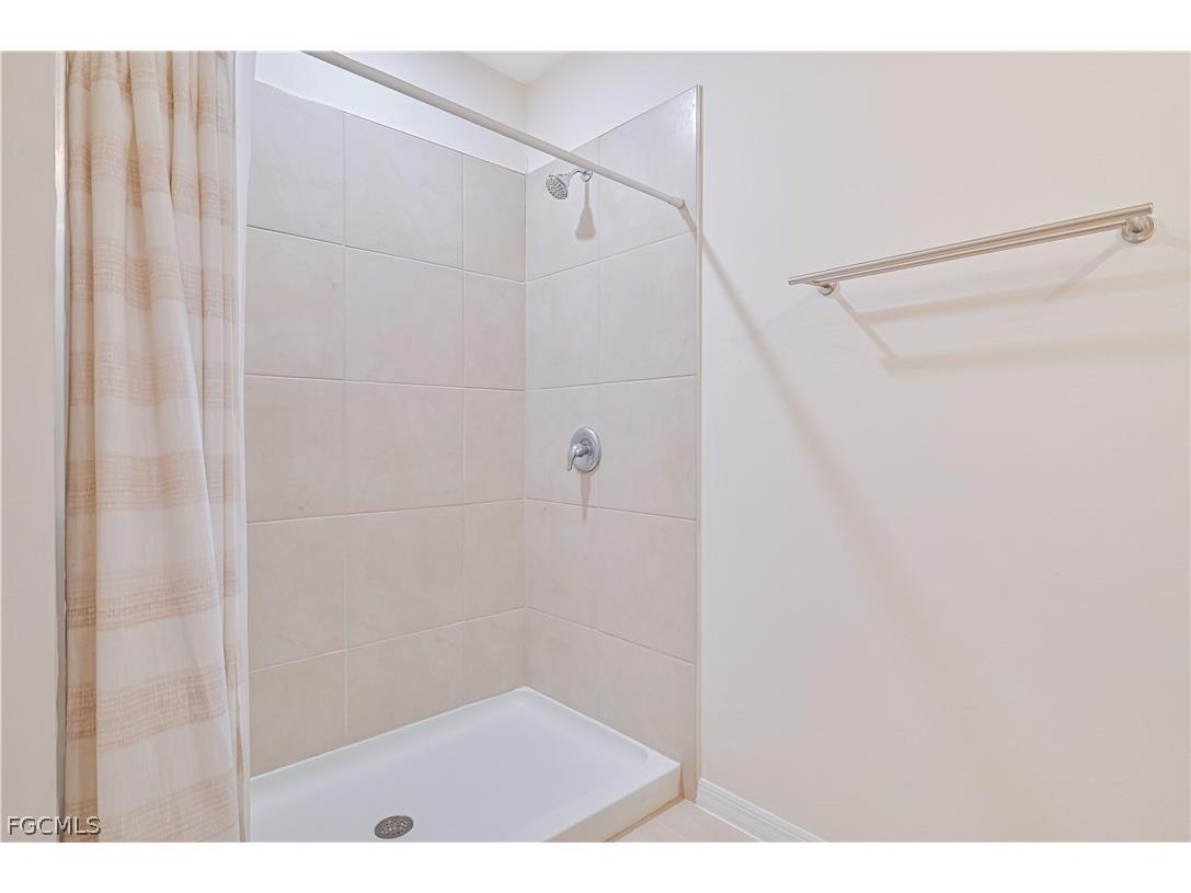 1009 Jacaranda Parkway E Cape Coral FL 33909 2026012013 image17