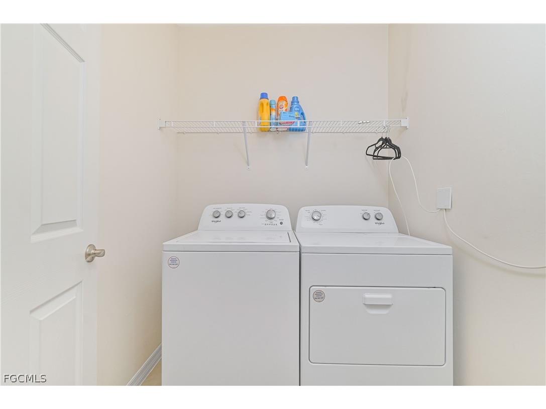 1009 Jacaranda Parkway E Cape Coral FL 33909 2026012013 image18