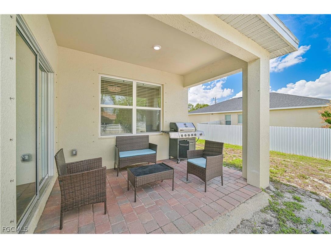 1009 Jacaranda Parkway E Cape Coral FL 33909 2026012013 image25