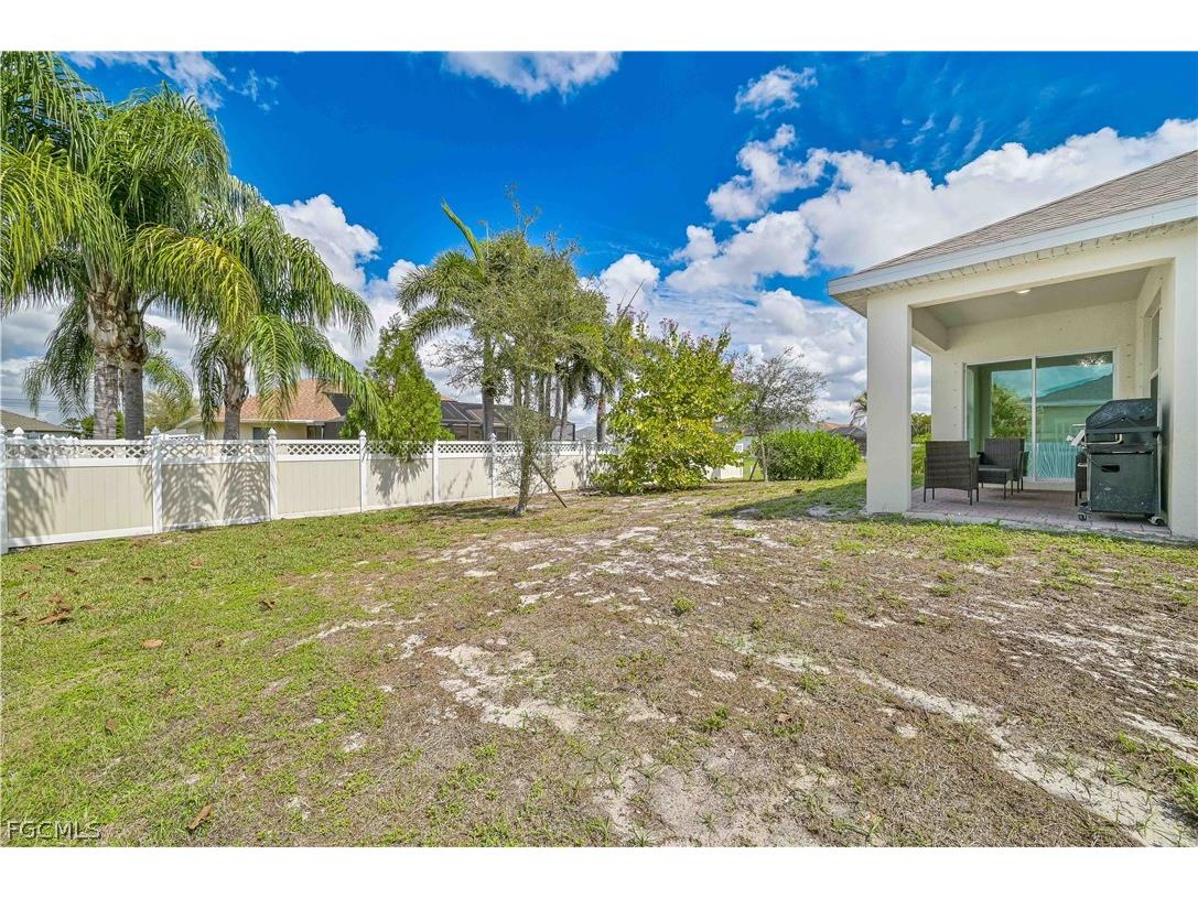 1009 Jacaranda Parkway E Cape Coral FL 33909 2026012013 image26