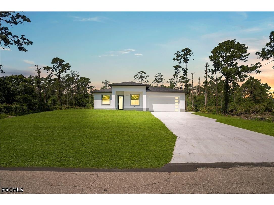 1009 Moore Avenue Lehigh Acres FL 33972 2026018350 image1