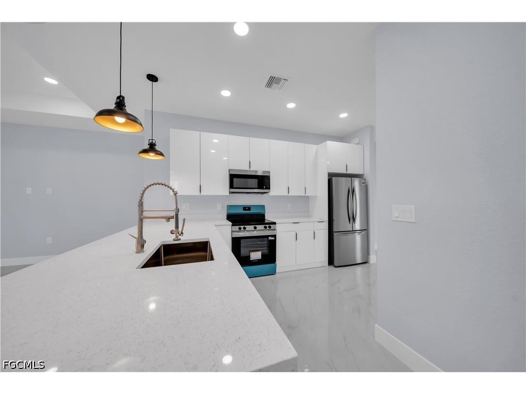 1009 Moore Avenue Lehigh Acres FL 33972 2026018350 image10