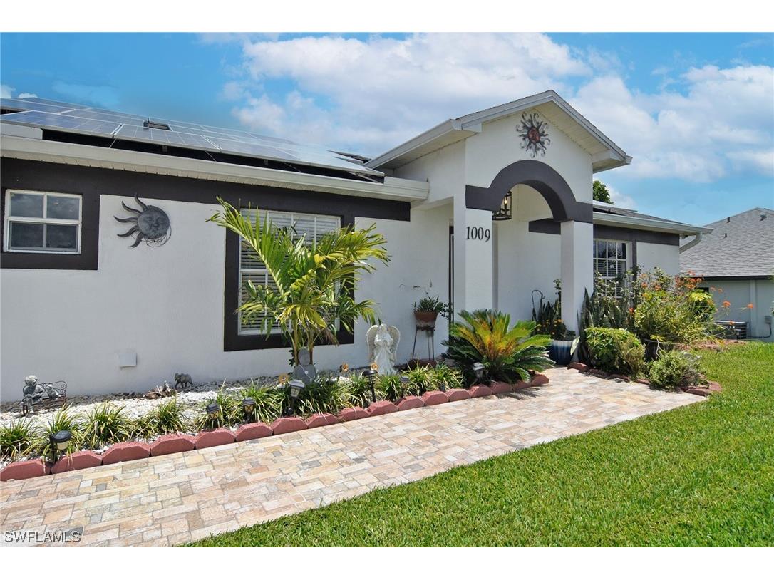1009 NE 10th Lane Cape Coral FL 33909 223023933 image1