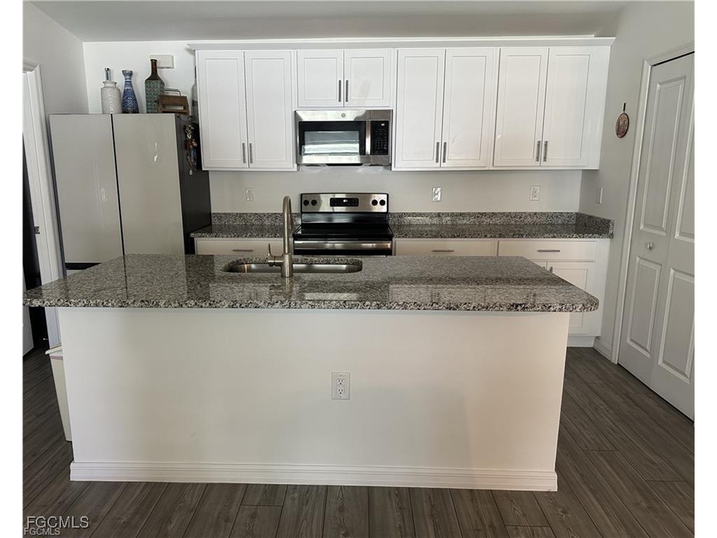 1009 NE 39th Terrace Cape Coral FL 33909 2025023979 image7