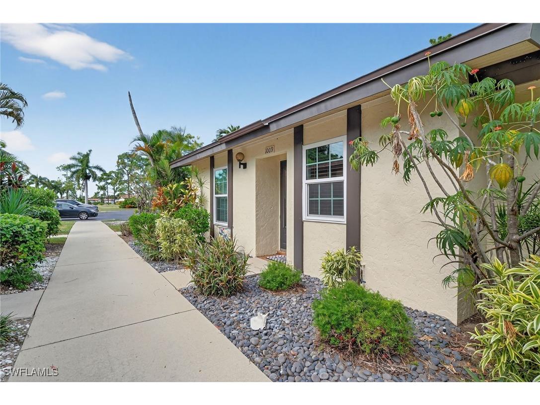 1009 Pine Isle Lane S #1009 Naples FL 34112 225078164 image1