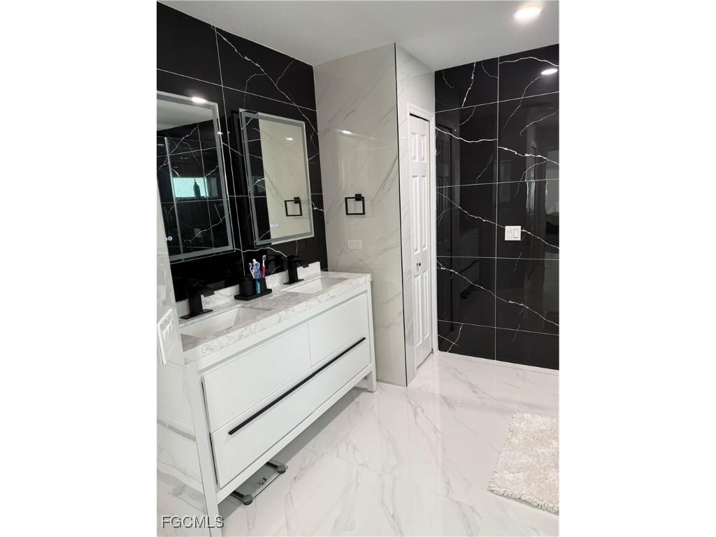 1009 SE 5th Avenue Cape Coral FL 33990 2025006831 image13