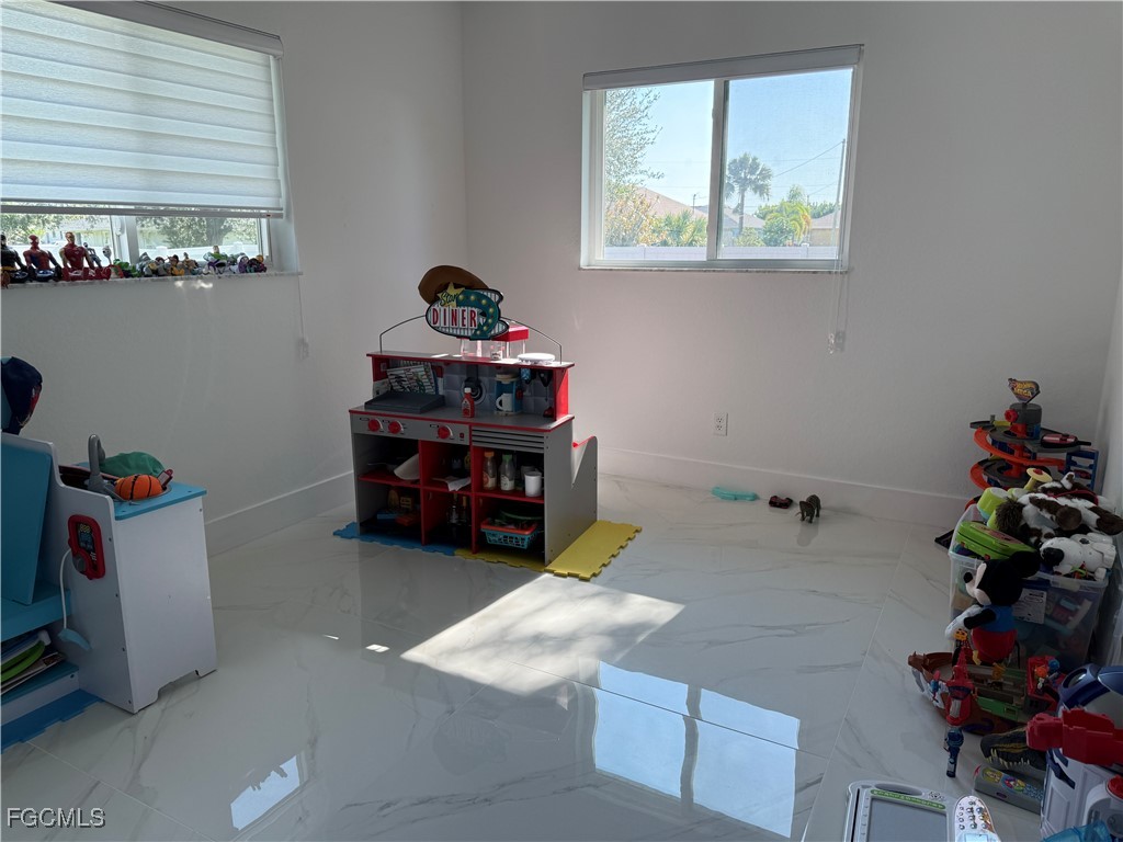 1009 SE 5th Avenue Cape Coral FL 33990 2025006831 image8