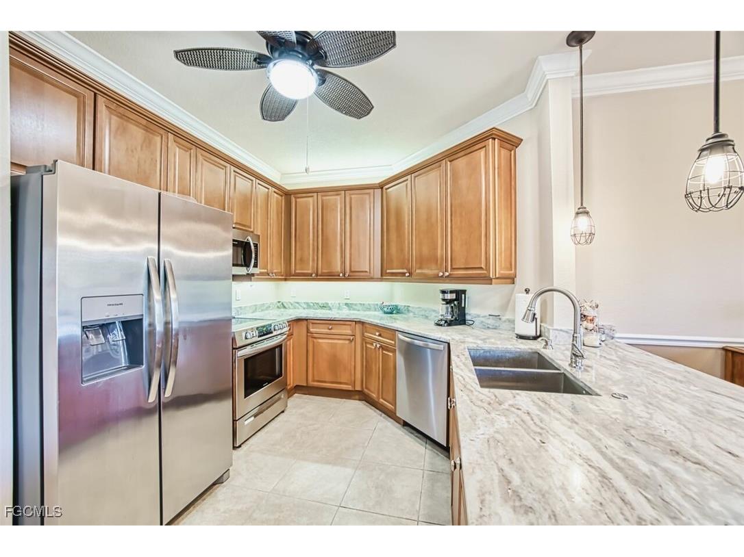 10090 Lake Cove Drive #101 Fort Myers FL 33908 2025015124 image11