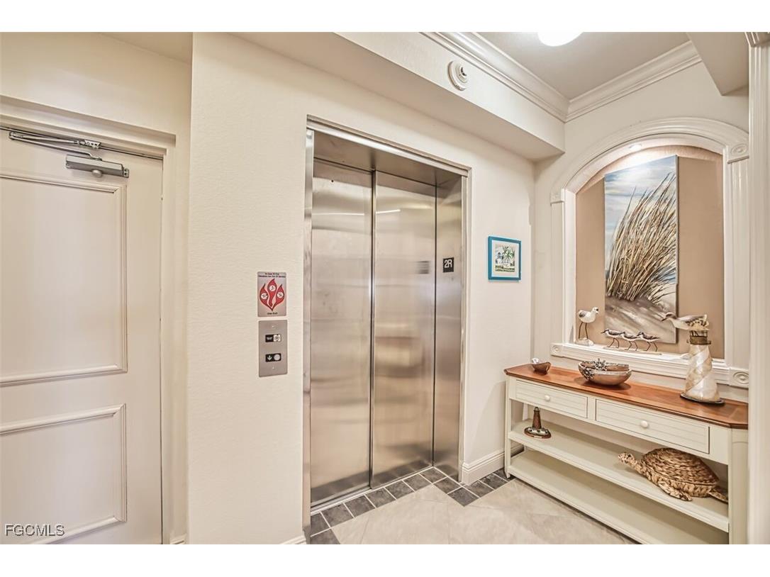 10090 Lake Cove Drive #101 Fort Myers FL 33908 2025015124 image5