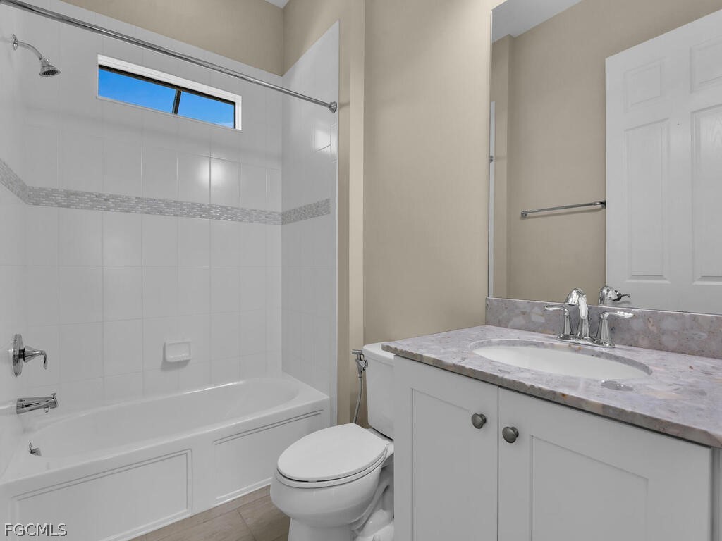 10093 Avalon Lake Circle Fort Myers FL 33913 2026009853 image28