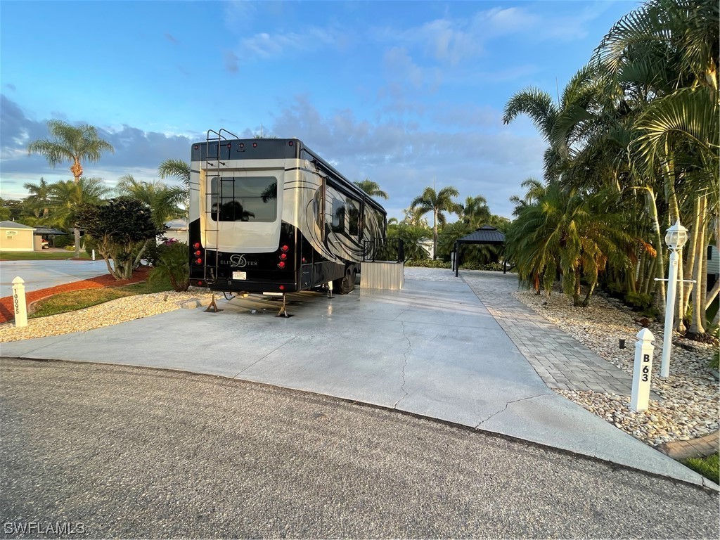 10095 Parkwood Drive Fort Myers FL 33905 223027364 image1