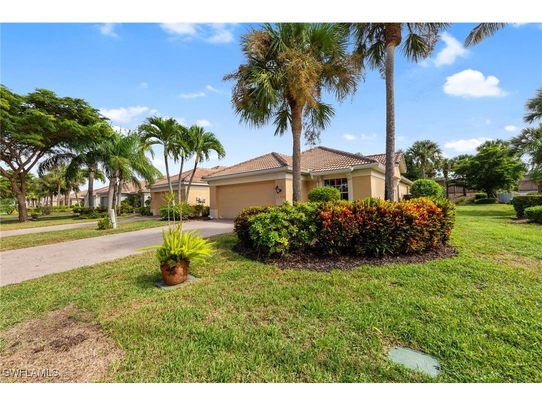 10097 Colonial Country Club Boulevard Fort Myers FL 33913 225078446 image1