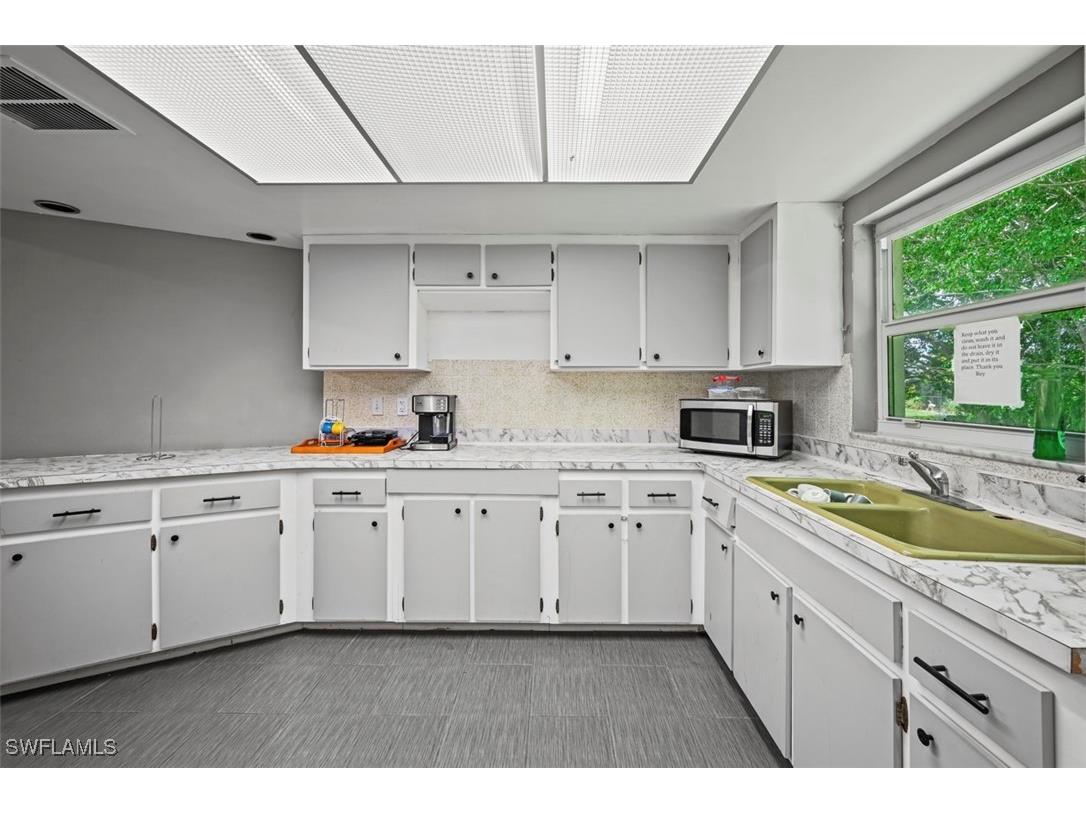 101-105 Saint Andrews Boulevard Naples FL 34113 225070961 image8