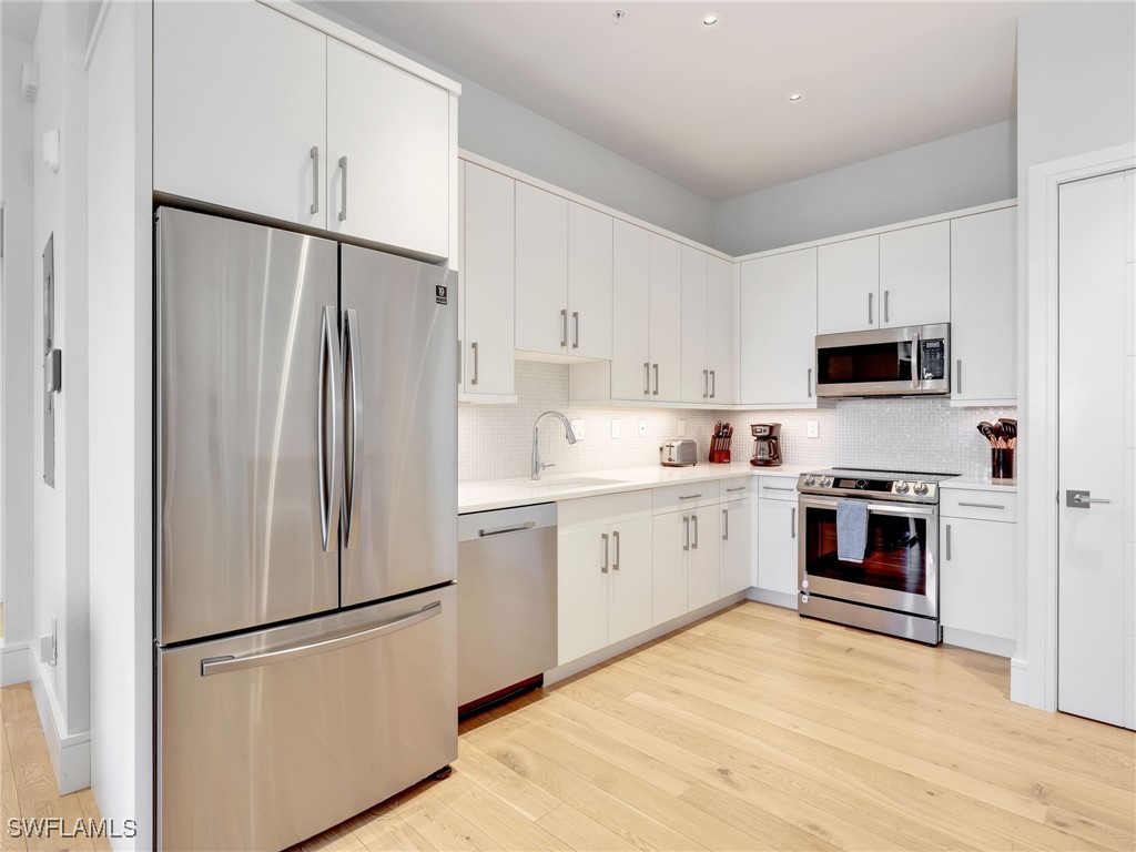 101 8th Street S #201 Naples FL 34102 226005375 image2