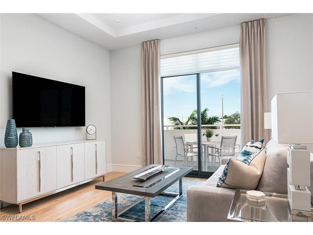 101 8th Street S #202 Naples FL 34102 226007611 image1