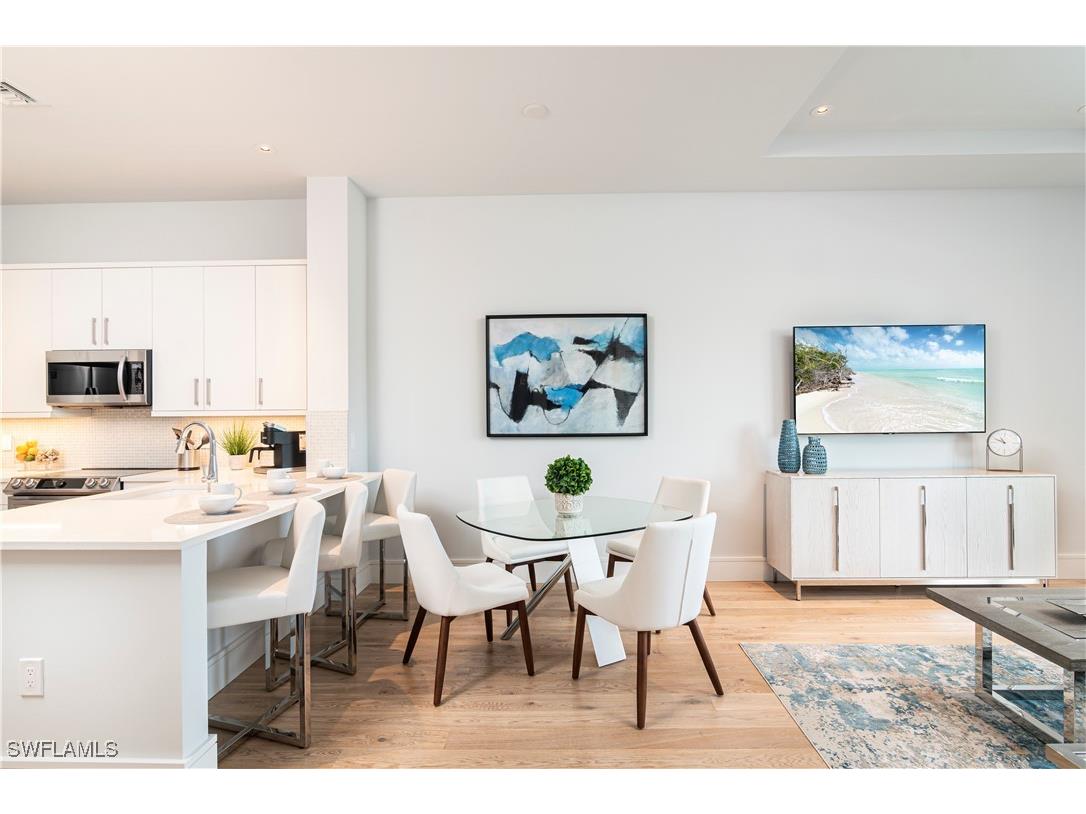 101 8th Street S #202 Other FL 34102 225077233 image1