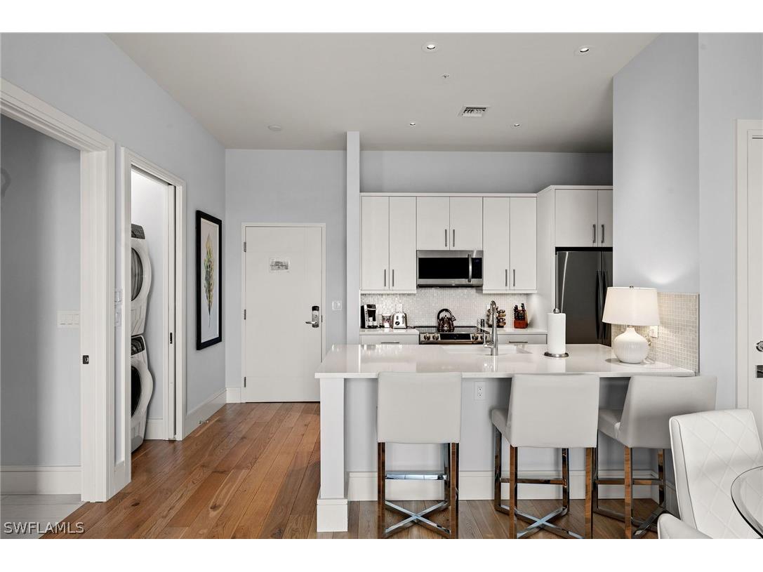 101 8th Street S #206 Naples FL 34102 224031311 image12