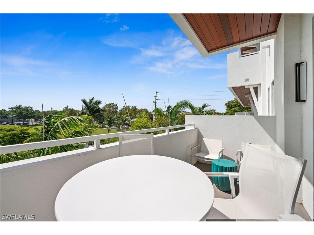 101 8th Street S #206 Naples FL 34102 224031311 image4