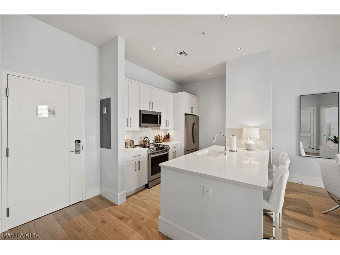 101 8th Street S #206 Naples FL 34102 224031311 image9