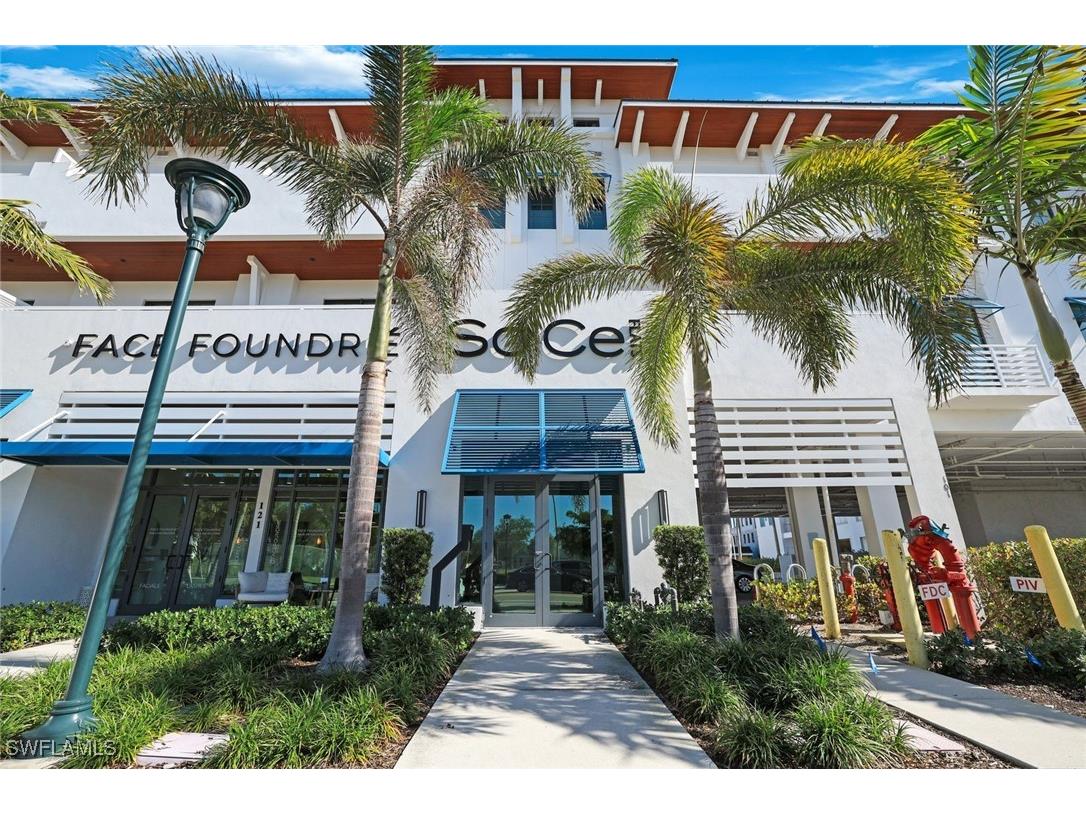 101 8th Street S #301 Naples FL 34102 224101537 image1