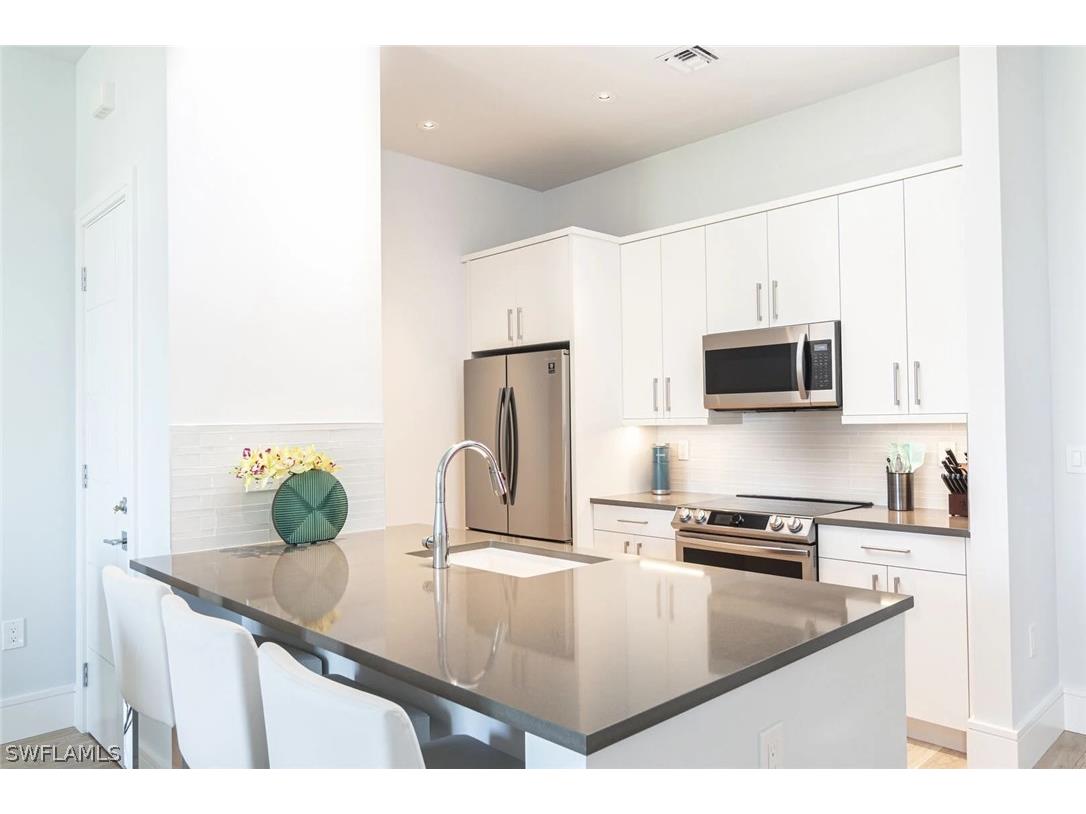 101 8th Street S #308 Naples FL 34102 226008184 image5