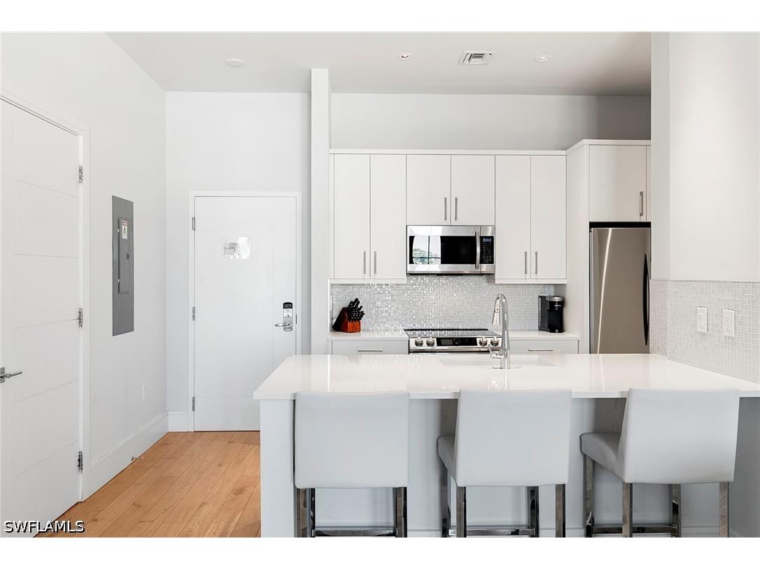 101 8th Street South #307 Naples FL 34102 226015828 image10