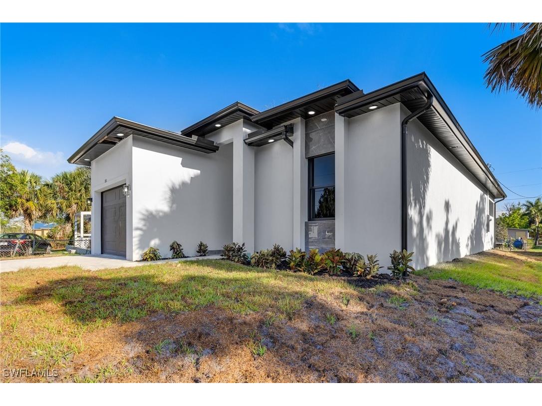 101 Diana Avenue Fort Myers FL 33905 225049198 image1