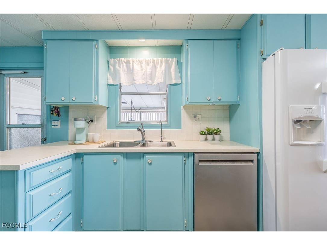 101 Elise Drive Fort Myers FL 33908 2025008900 image15