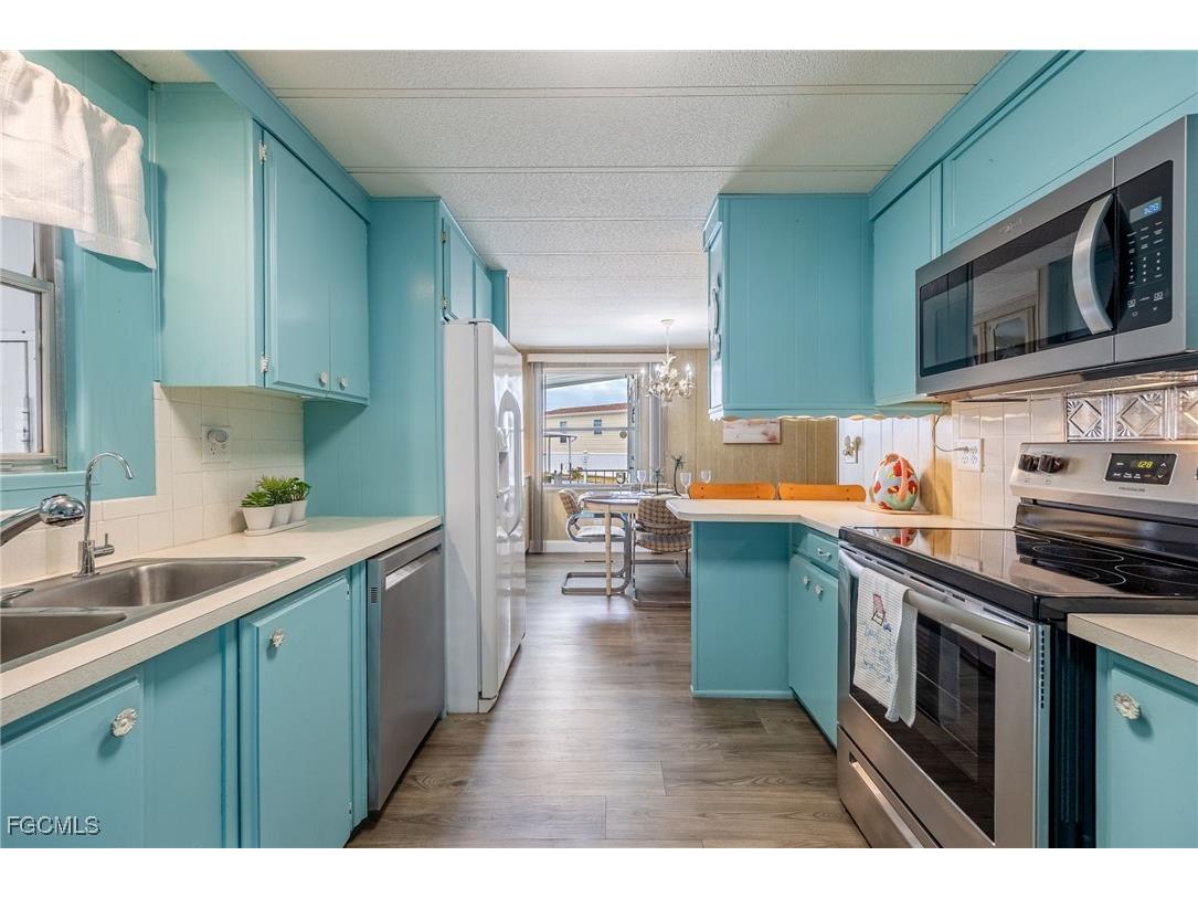 101 Elise Drive Fort Myers FL 33908 2025008900 image17