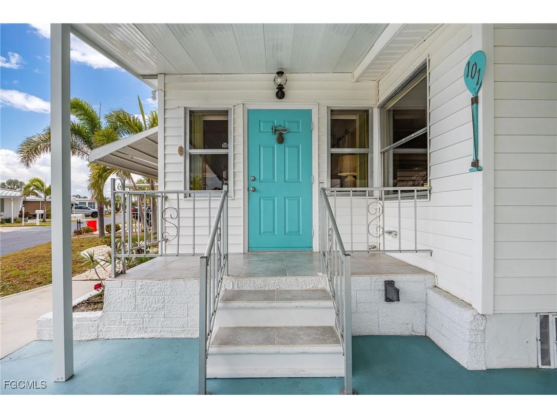 101 Elise Drive Fort Myers FL 33908 2025008900 image2