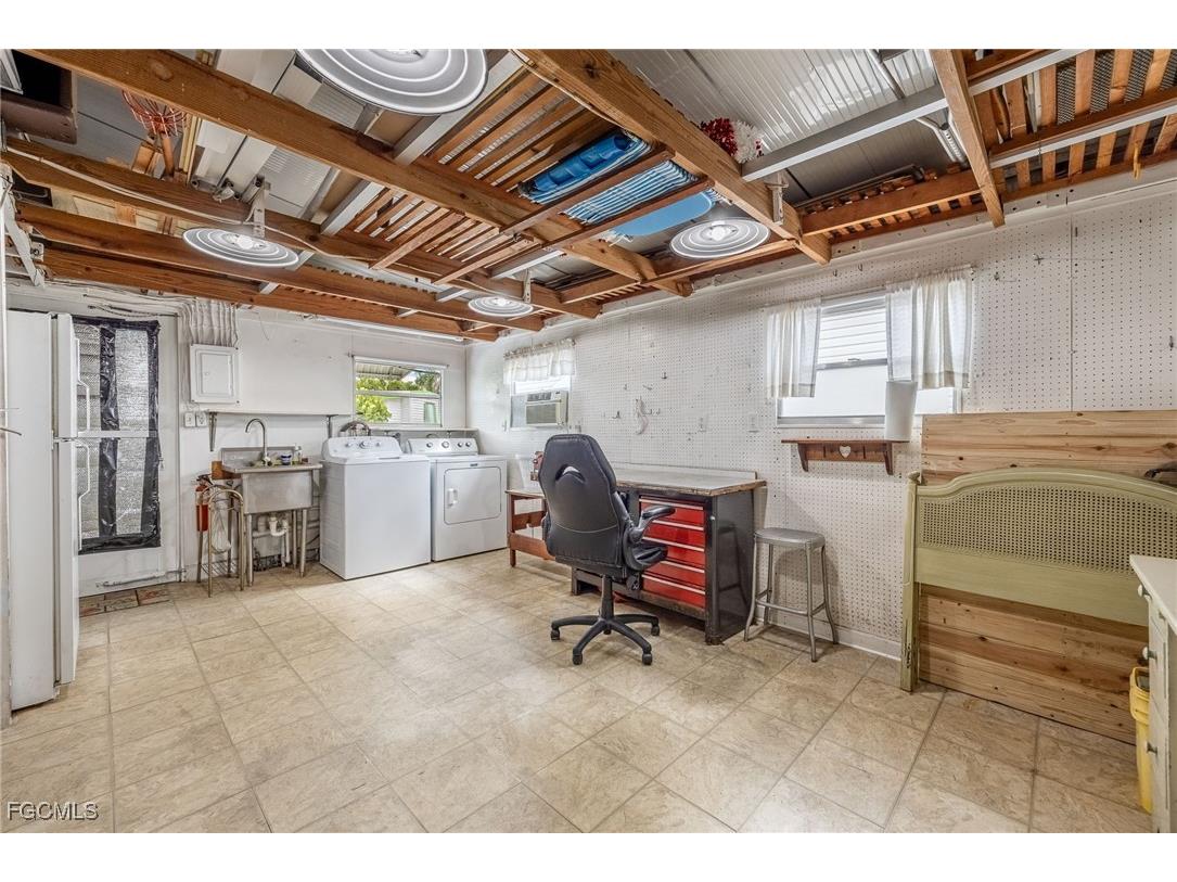 101 Elise Drive Fort Myers FL 33908 2025008900 image26