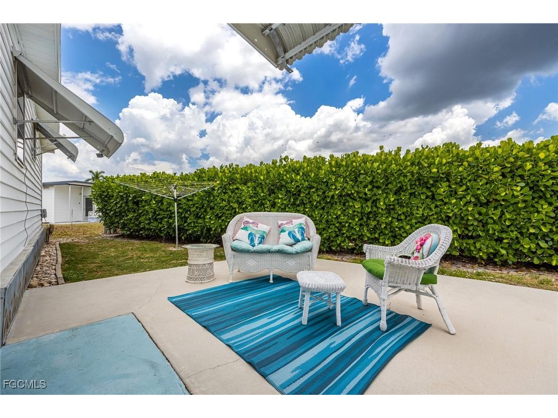 101 Elise Drive Fort Myers FL 33908 2025008900 image27