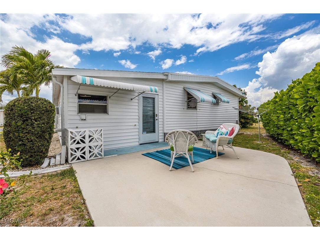 101 Elise Drive Fort Myers FL 33908 2025008900 image28