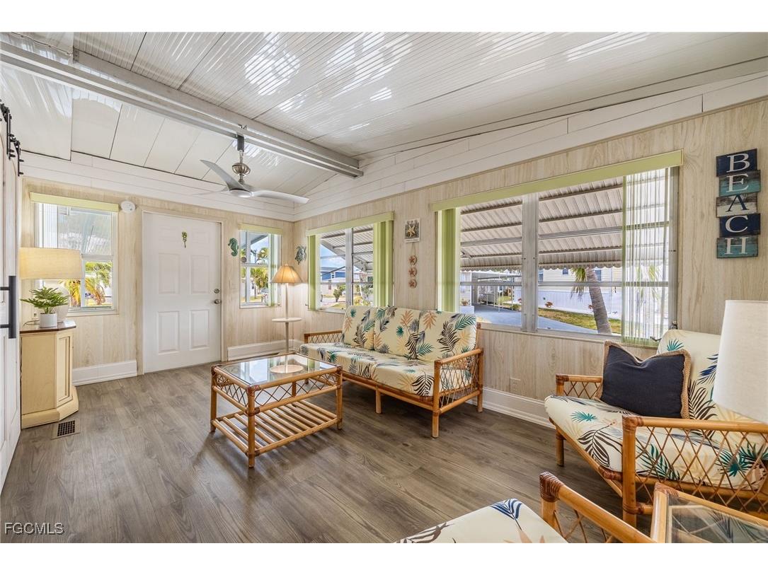 101 Elise Drive Fort Myers FL 33908 2025008900 image4