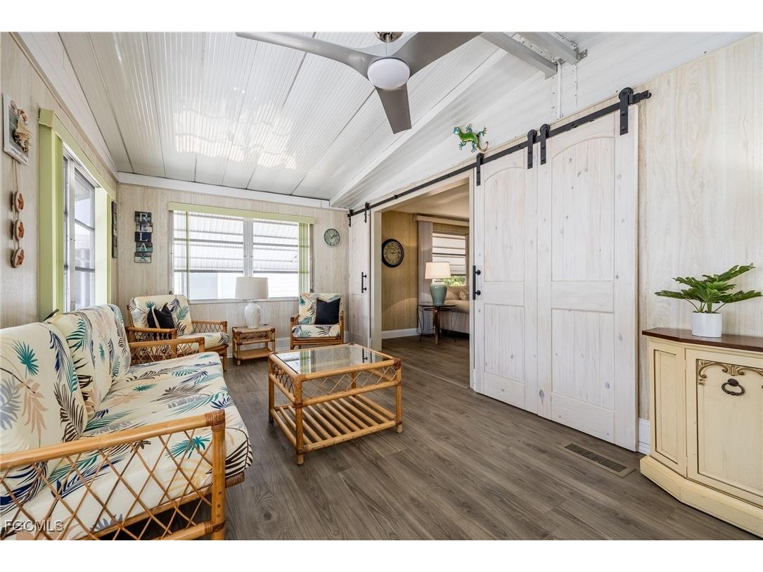 101 Elise Drive Fort Myers FL 33908 2025008900 image5