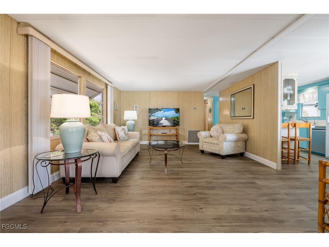 101 Elise Drive Fort Myers FL 33908 2025008900 image6