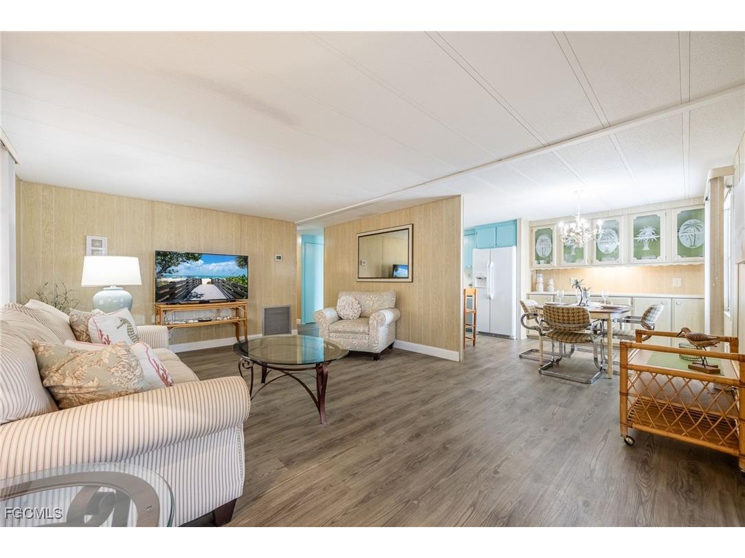 101 Elise Drive Fort Myers FL 33908 2025008900 image8