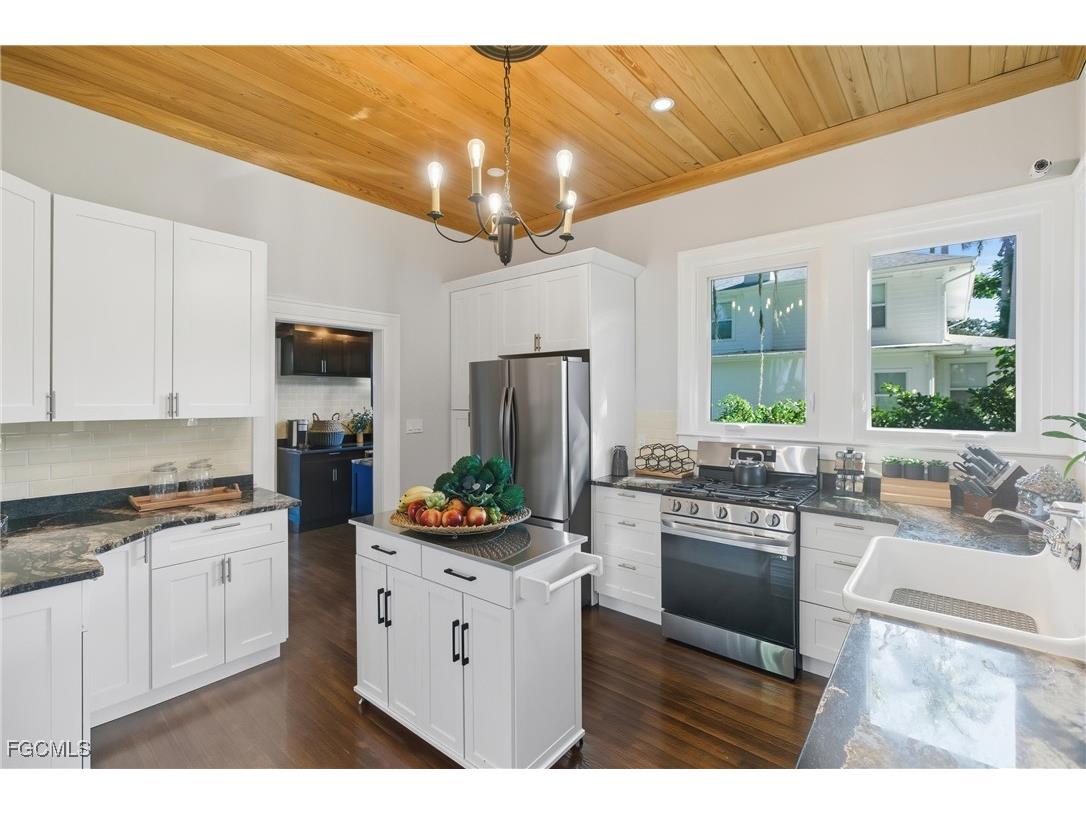 101 Fairview Avenue Fort Myers FL 33905 2025011580 image15