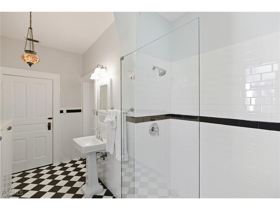 101 Fairview Avenue Fort Myers FL 33905 2025011580 image21