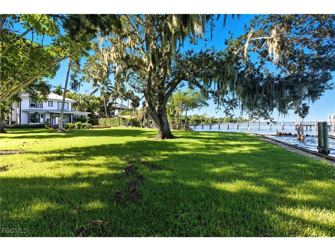 101 Fairview Avenue Fort Myers FL 33905 2025011580 image43