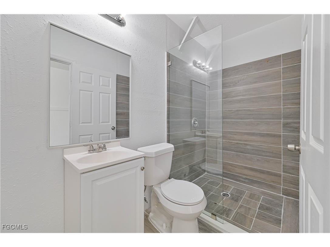 101 Lucille Avenue Fort Myers FL 33916 2026004485 image33