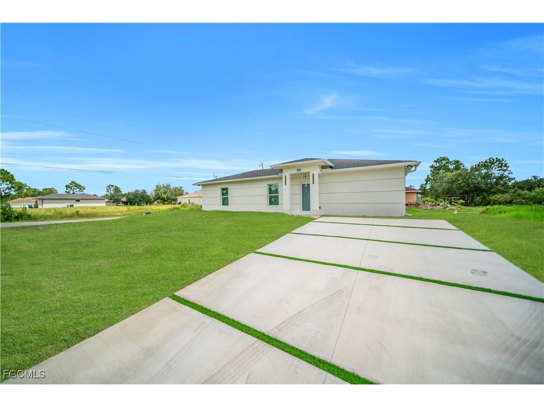 101 W 9th Street Lehigh Acres FL 33972 2025003666 image3