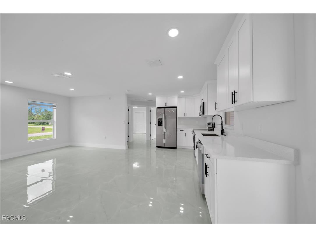 101 W 9th Street Lehigh Acres FL 33972 2025003666 image5