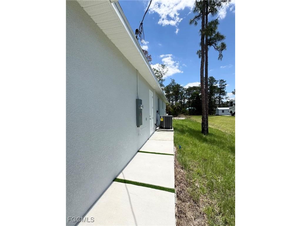 1010 Euclid Avenue Lehigh Acres FL 33972 2025009519 image3