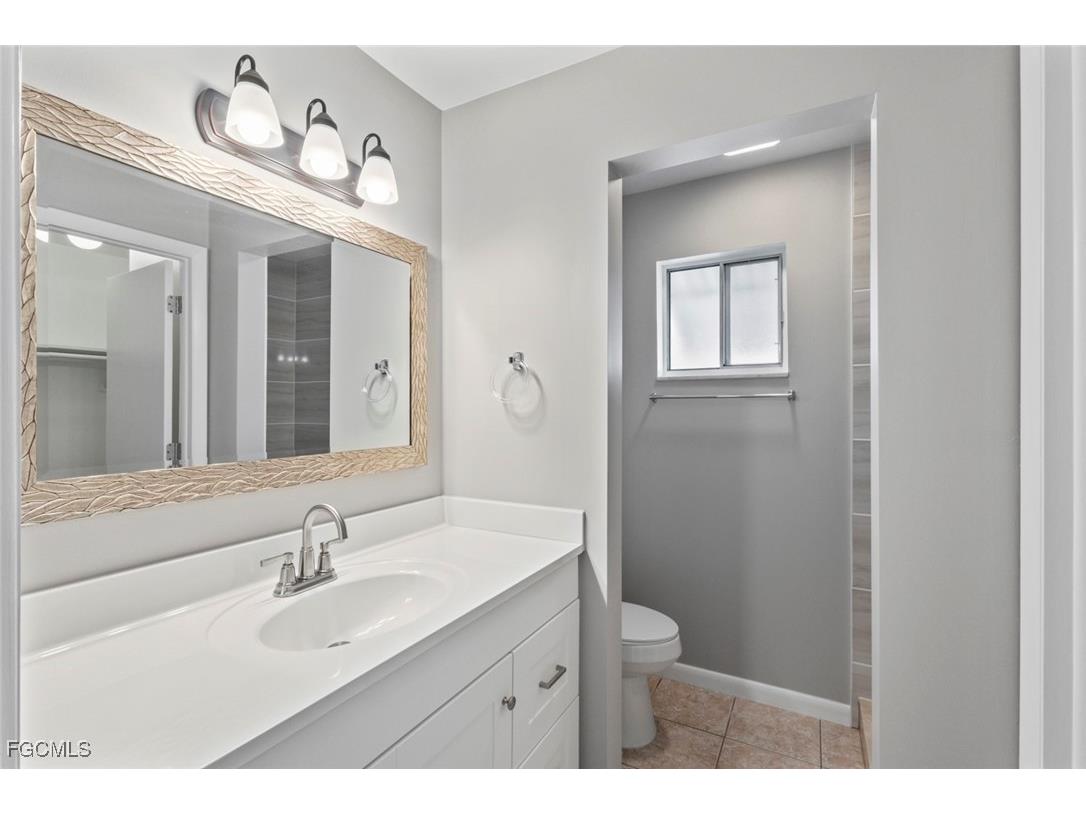 1010 NE 3rd Street Cape Coral FL 33909 2025010904 image23