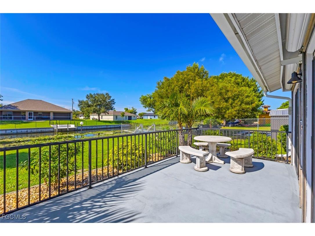 1010 NE 3rd Street Cape Coral FL 33909 2025010904 image39
