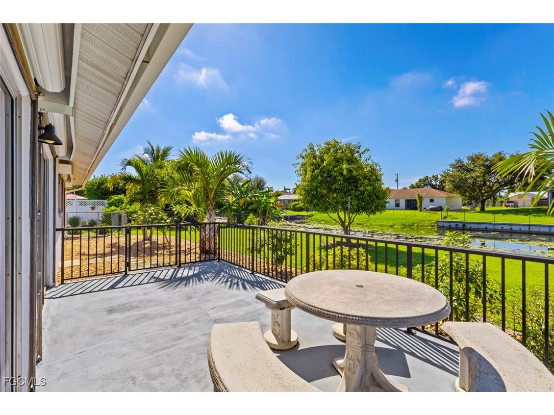 1010 NE 3rd Street Cape Coral FL 33909 2025010904 image40