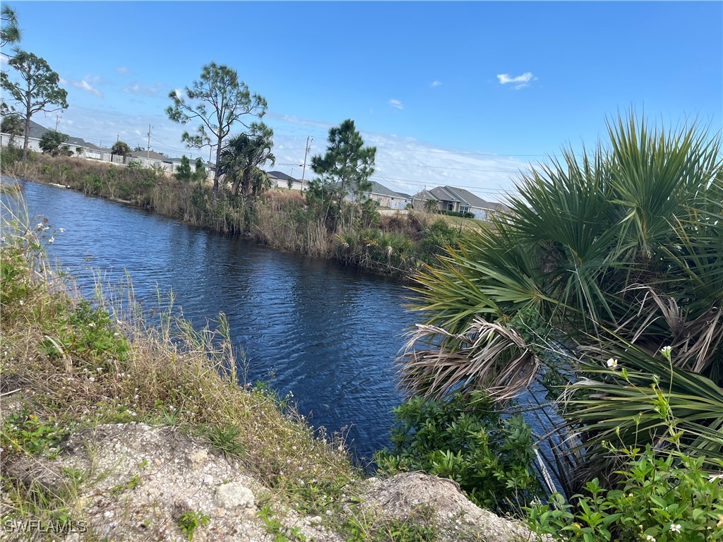 1010 NE 44th Lane Cape Coral FL 33909 225055115 image2